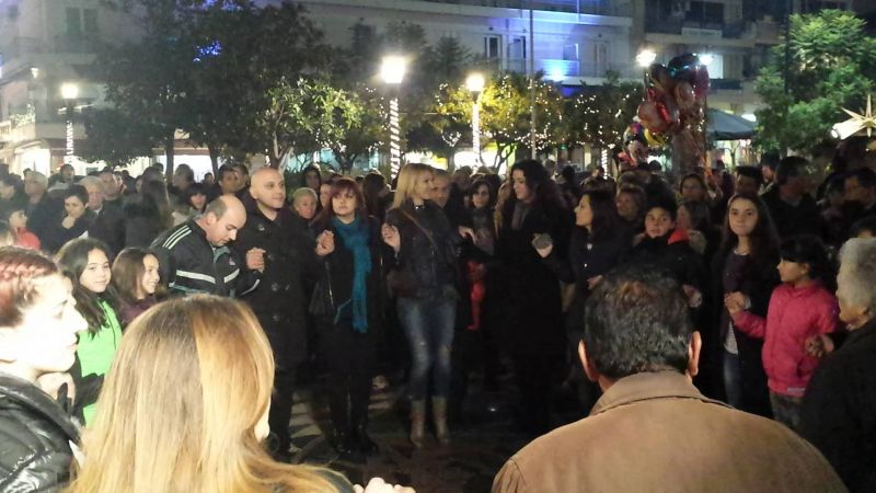 Αγρίνιο: Λόγω καιρικών συνθηκών αναβάλλετε για αυριο 18:30 το «Χριστουγεννιάτικο Παραδοσιακό γλέντι» στην Πλατεία Δημοκρατίας