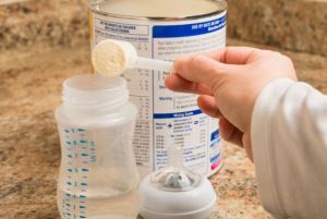 Ο Φαρμακευτικός Σύλλογός Αιτωλ/νίας ενημερώνει για τα βρεφικά γάλατα “Frezylac”