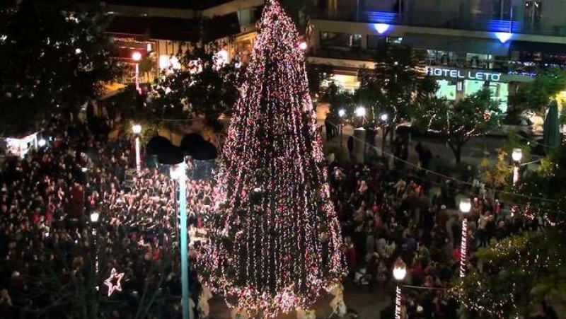 Αντίστροφη μέτρηση για τα Χριστούγεννα – Εντατικές προετοιμασίες στο Αγρίνιο