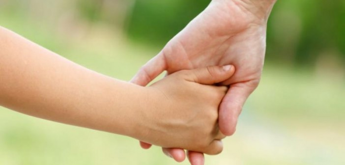 Αγρίνιο: Νέο σπιτικό για την 8χρονη που έχασε και τους δυο γονείς της μέσα σε 40 ημέρες – Ανοιχτή αγκαλιά από συγγενικό της ζευγάρι