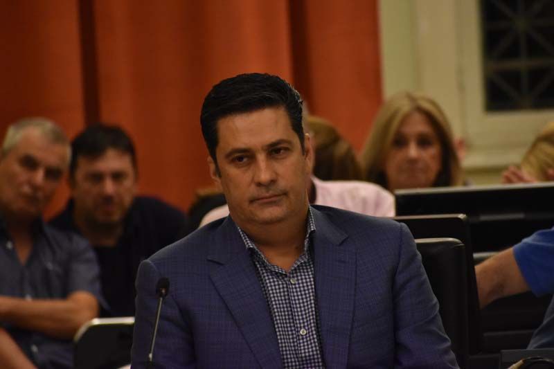 Παπαναστασίου σε Καζαντζή: «Επιβεβαιώνεται η αβάσταχτη πολιτική ελαφρότητά σας»