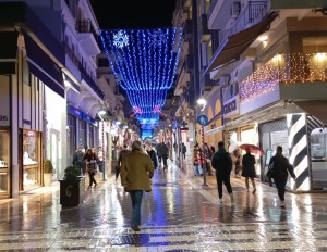 Ξεχωριστό το επόμενο Σαββατόβραδο (7/12) στο Αγρίνιο με άναμμα δένδρου και ανοιχτά καταστήματα