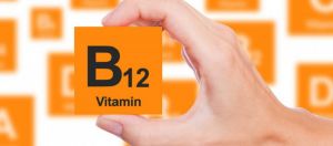 Όλα όσα πρέπει να γνωρίζετε για τη βιταμίνη Β12 - Σε ποιες τροφές θα τη βρείτε και ποια τα συμπτώματα ανεπάρκειας