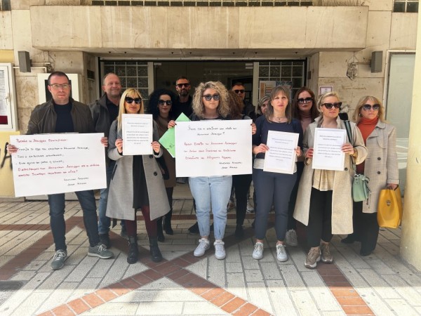 Ένταξη στα βαρέα και ανθυγιεινά ζητούν οι κοινωνικοί λειτουργοί των Δήμων - Κινητοποίηση και στο Αγρίνιο (φωτο, βίντεο)