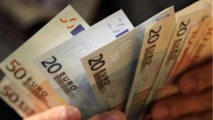 Έκτακτο επίδομα 300 ευρώ – Ποιους αφορά