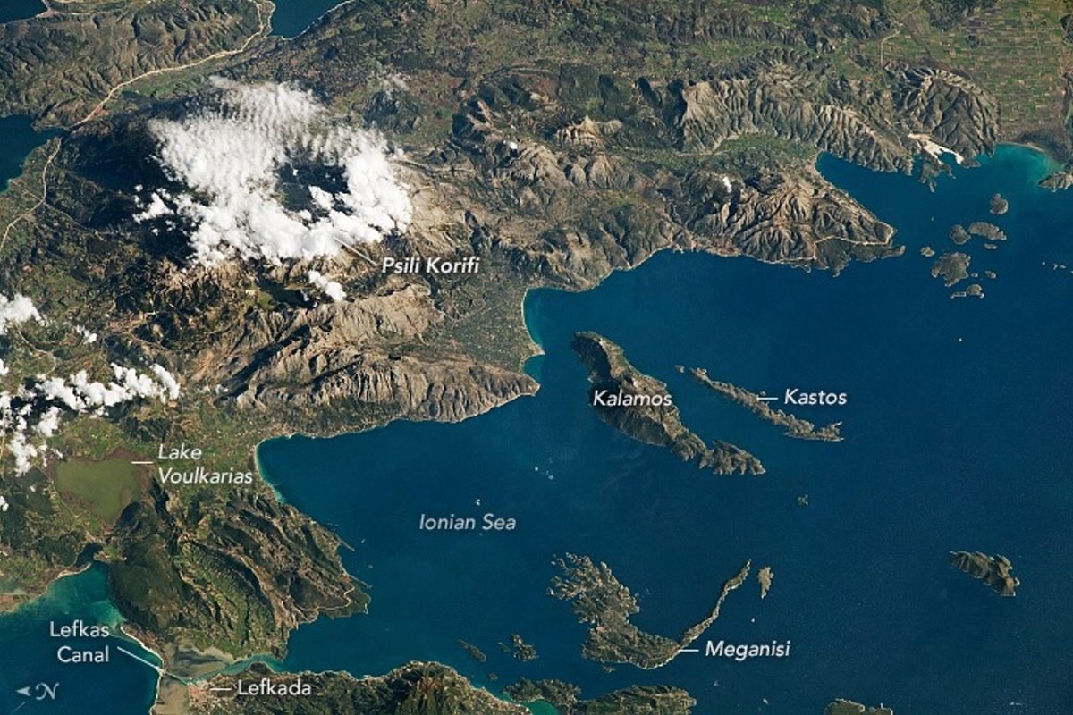 Οι δυτικές ακτές της Αιτωλοακαρνανίας όπως τις φωτογράφισε αστροναύτης της NASA