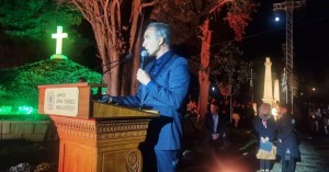 Τα λόγια του Νίκου Αλιάγα που καθήλωσαν στο Μεσολόγγι – «Η κραυγή τους διαπερνά τον χρόνο»