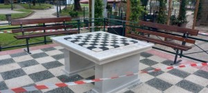 Αγρίνιο: Το περίπτερο «έφυγε», η υπαίθρια σκακιέρα ήρθε