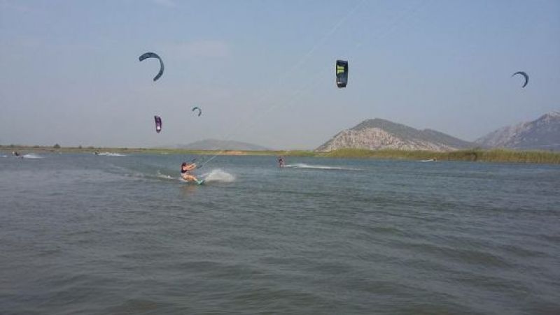 Με μεγάλη επιτυχία το 1ο Φεστιβάλ Kitesurf στο Διόνι Κατοχής