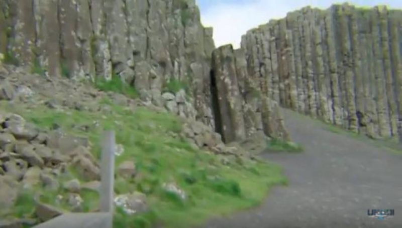Μυστήριο στην Ιρλανδία: Πύλη που ανοιγοκλείνει σε βράχια - Ποια όντα κρύβονται μέσα; [βίντεο]