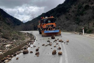 Αντιμετωπίστηκαν καταπτώσεις στα ορεινά της Αιτωλοακαρνανίας