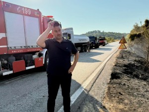 Θ. Μαυρομμάτης: «Ντροπή στα χέρια των εμπρηστών» - Σε έξαρση φωτιές στην Αιτωλοακαρνανία