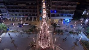 Πέμπτη 12 Δεκεμβρίου 19:00 η φωταγώγηση του Χριστουγεννιάτικου δέντρου στην πλατεία Δημοκρατίας στο Αγρίνιο