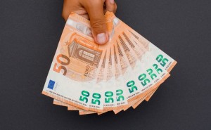 Τι πληρώνεται αυτή την εβδομάδα – Καταβάλλονται περίπου 75 εκ. ευρώ