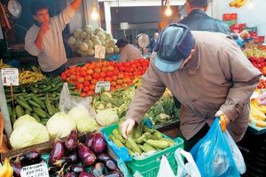 Ο Δήμος Αγρινίου καλεί τους πωλητές Λαϊκών Αγορών για ανανέωση αδειών