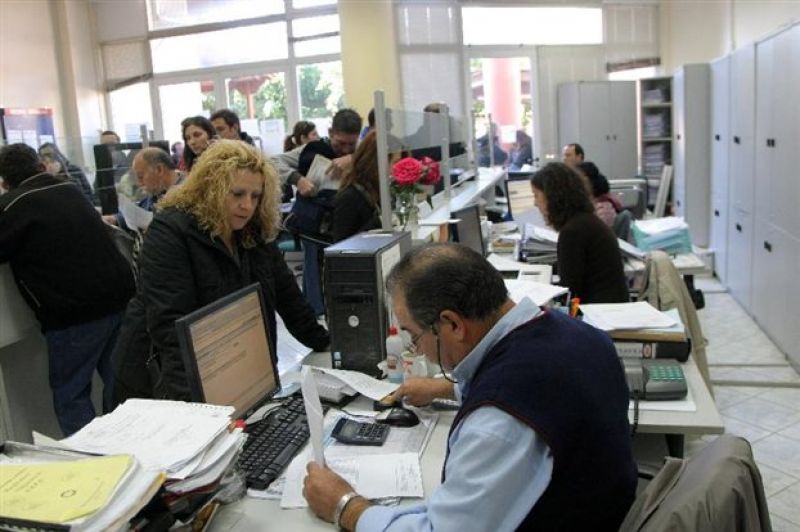 Πάρτι διορισμών και μονιμοποιήσεων σε υπουργεία και ΟΤΑ