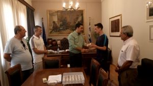 Ο Δήμαρχος Αγρινίου  Γιώργος Παπαναστασίου απένειμε τιμητικό έπαινο στον Κώστα Σταμούλη