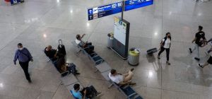 Υποχρεωτική για τους επιβάτες διεθνών πτήσεων προς την Ελλάδα η συμπλήρωση της «φόρμας εντοπισμού»