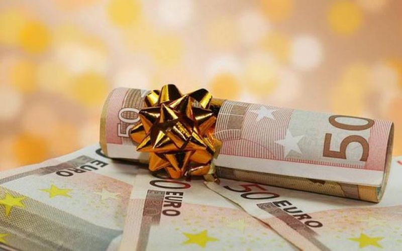 Σενάριο να επανέλθει το δώρο Χριστουγέννων! Ποιοι θα πάρουν 13η σύνταξη ή 13ο μισθό