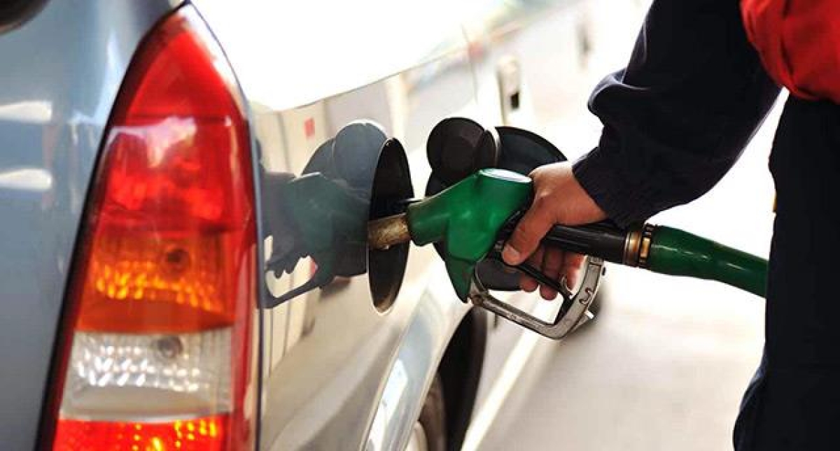 Πέφτουν οι τιμές του πετρελαίου, έρχονται σημαντικές μειώσεις στην αντλία – Κάτω από 2 ευρώ η βενζίνη