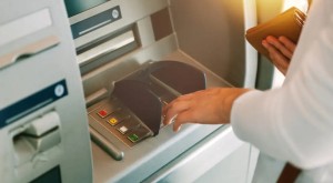 Ειδική αργία σήμερα και τη Μ. Δευτέρα για τράπεζες και Χρηματιστήριο λόγω Πάσχα Καθολικών