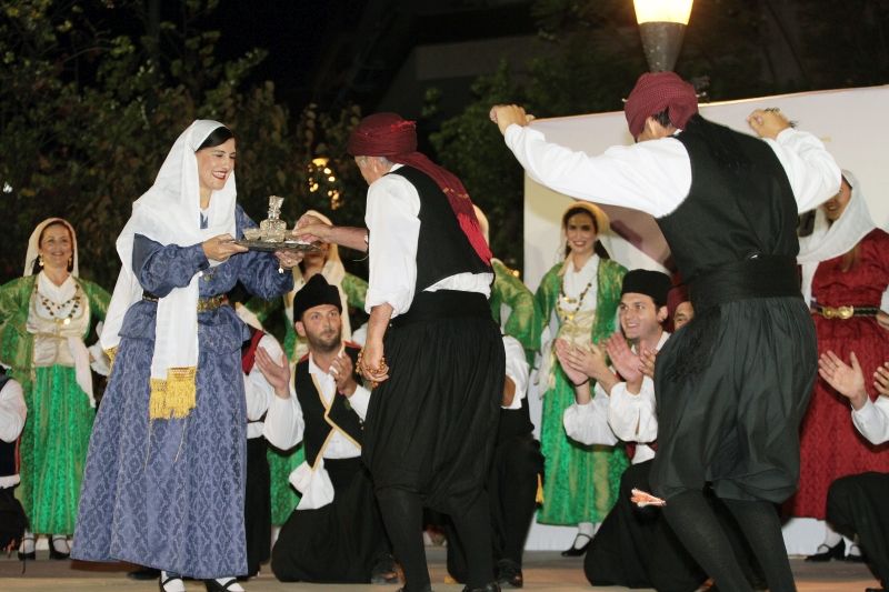 Ξεκίνησε χθές στο Αγρίνιο το Διεθνές Φεστιβάλ Παραδοσιακών Χορών με μεγάλη επιτυχία