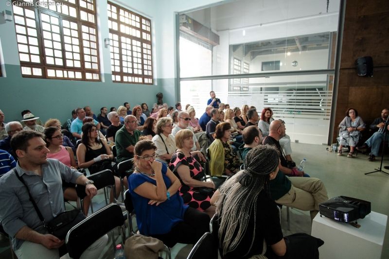 Πραγματοποιήθηκε στο πλαίσιο του Φεστιβάλ Photopolis η συζήτηση με θέμα   «Φωτογραφία: Διατήρηση ή/και κατασκευή της συλλογικής μνήμης;»