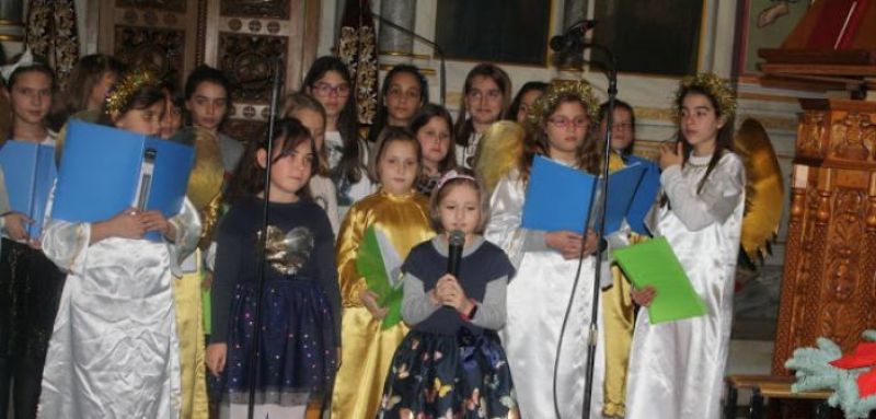 Χριστουγεννιάτικη εκδήλωση των Κατηχητικών Σχολείων της ενορίας Ι.Ν. Αγίας Τριάδος Αγρινίου