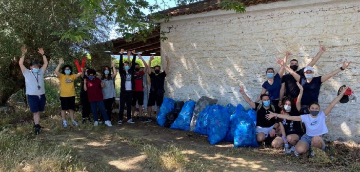 Αγρίνιο – Save Your Hood: Η εθελοντική ομάδα που μάζεψε 2.100 λίτρα σκουπιδιών στον Άγιο Ιωάννη Ριγανά