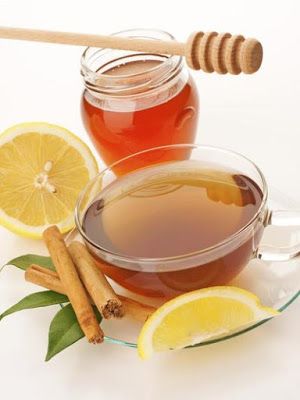 Αδυνατίστε πίνοντας λεμόνι με μέλι και κανέλα