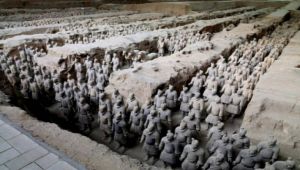 Κινέζοι αρχαιολόγοι: «Τον πήλινο Στρατό του Πρώτου Αυτοκράτορα της Κίνας τον έφτιαξαν αρχαίοι Έλληνες» - Η εκστρατεία του Διονύσου έγινε στ&#039; αλήθεια