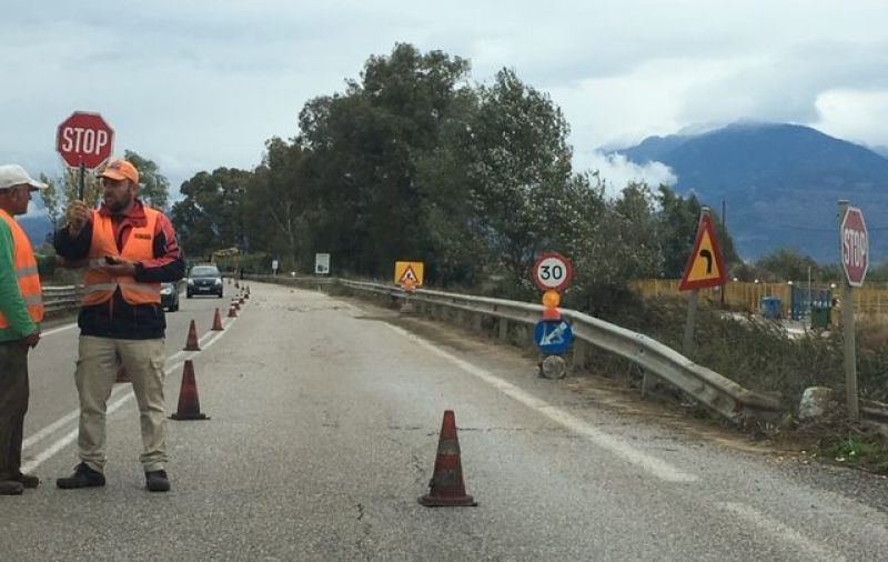 Αγρίνιο: Σε εξέλιξη οι εργασίες στην εθνική οδό (φωτο)