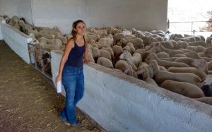 Η 31χρονη που άφησε το Λονδίνο για να γίνει κτηνοτρόφος στο Αιτωλικό