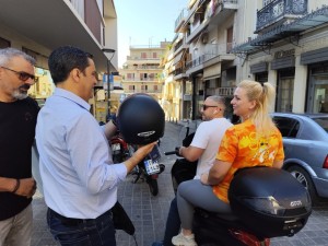 Αξιέπαινη πρωτοβουλία στο Αγρίνιο για την ασφάλεια των αναβατών δικύκλων