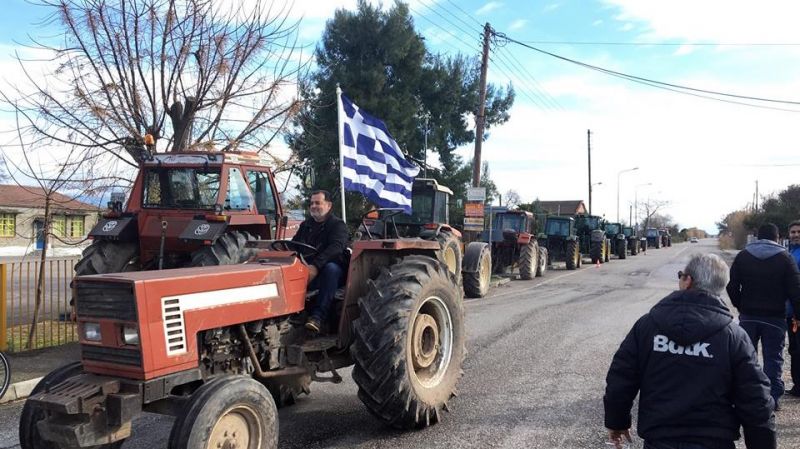 Παρατάχθηκαν τα τρακτέρ στα Καλύβια…