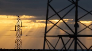 Μύδροι της βιομηχανίας για την αγορά ηλεκτρισμού: &quot;Υπάρχει πρόβλημα, κάνετε αλλαγές&quot;