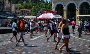 Ξεκίνησε ο καύσωνας, καμίνι όλη η χώρα - Πού θα φτάσει και τους 43 βαθμούς το θερμόμετρο σήμερα