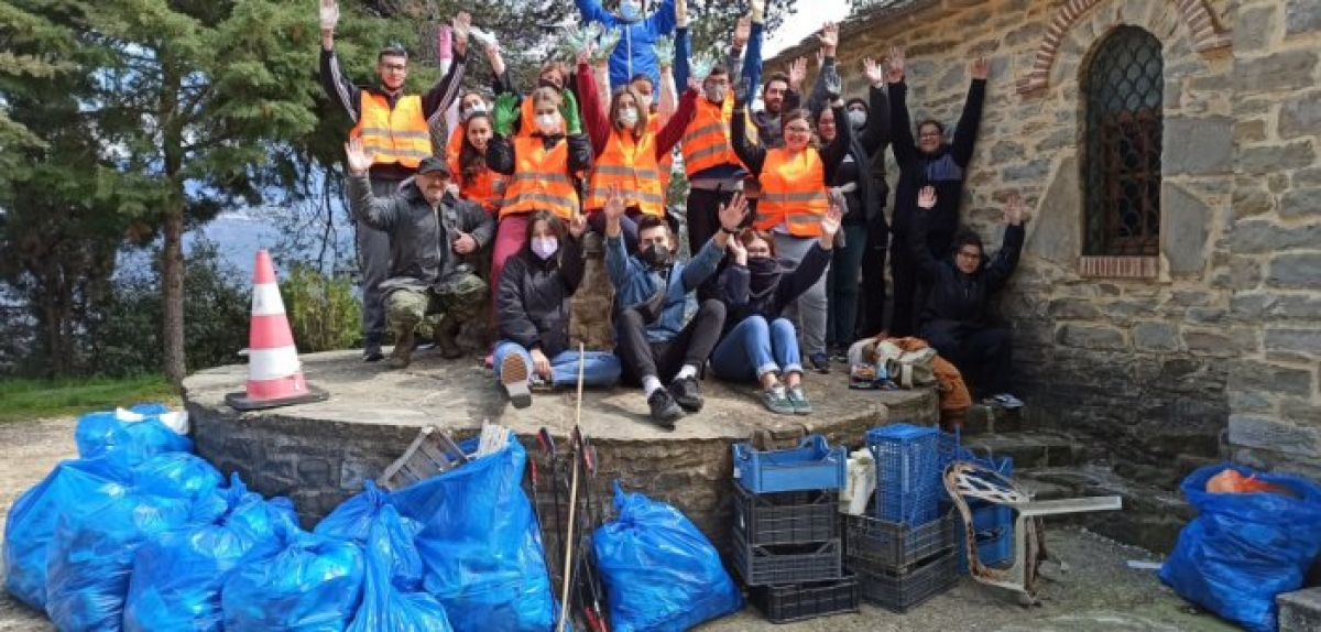Αγία Μαρίνα: Ταχύτατα αντανακλαστικά από εθελοντές στο Αγρίνιο – Να σεβαστούμε τον κόπο τους (εικόνες)