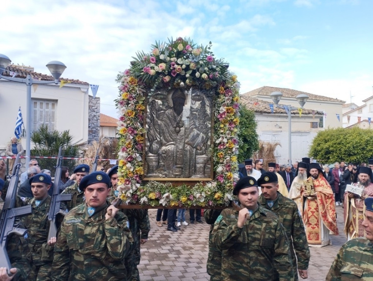 Το Μεσολόγγι γιόρτασε τον Πολιούχο του Άγιο Σπυρίδωνα (εικόνες)