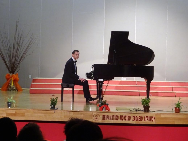 Μουσική πανδαισία από τον πιανίστα Ηλία Φουλίδη στο Μουσικό Σχολείο Αγρινίου