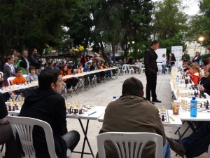 Ο Γ. Νικολαΐδης θα αντιμετωπίσει 40 σκακιστές στην πλατεία Δημοκρατίας