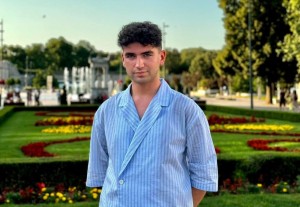 Γιώργος Παπασπύρου: Ο 24χρονος Αγρινιώτης που κατέκτησε χρυσό στη Βιέννη με τη χορωδία «Άγιος Σπυρίδων»