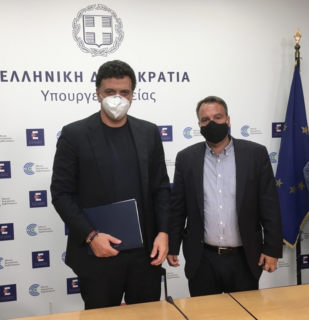 &quot;Οι φαρμακοποιοί κατά τη διάρκεια της πανδημίας στηρίξαμε το σύστημα υγείας και τους πολίτες&quot; δήλωσε ο Θανάσης Παπαθανάσης κατά τη συνάντηση με τον Υπουργό Υγείας Βασιλη Κικίλια.