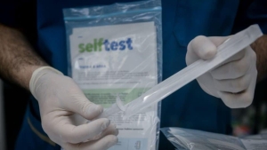 Σχολεία: Πώς θα γίνει η διάθεση self test σε μαθητές και εκπαιδευτικούς