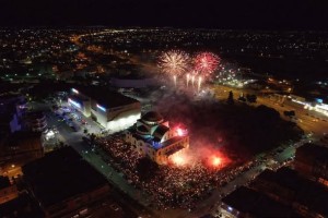 Kατάνυξη, σεβασμός και «λαοθάλασσα» πιστών στην Ανάσταση στο Αγρίνιο