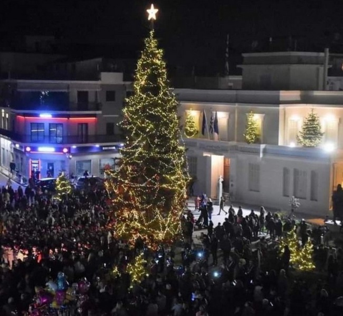 Την Παρασκευή ανάβει το Χριστουγεννιάτικο Δέντρο στο Μεσολόγγι (Παρ 15/12/2023 18:00)