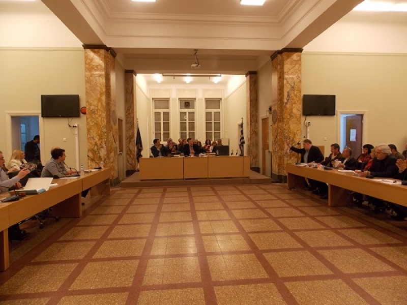 Προσφυγικό και πανεπιστήμιο στο δημοτικό συμβούλιο Αγρινίου