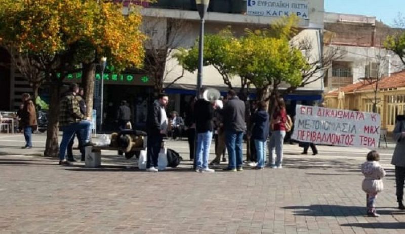 Νέα παράσταση διαμαρτυρίας από φοιτητές στην πλατεία Δημοκρατίας (φωτο)