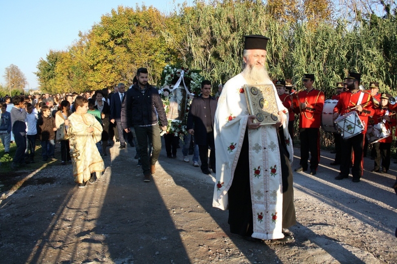 Λιτάνευση ιερής εικόνας Αγίου Νικολάου στα Καλύβια