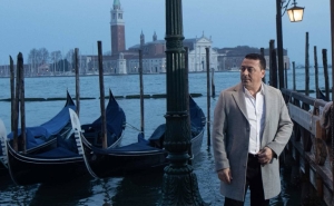 «Λείπεις»: Με άρωμα Βενετίας το νέο τραγούδι του Μαρίνου Αγαπίου